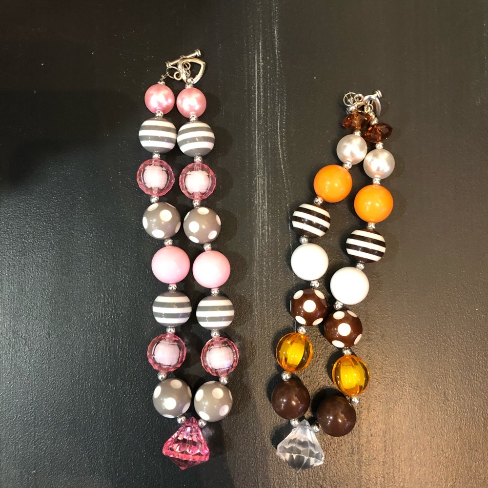 Two girls necklaces